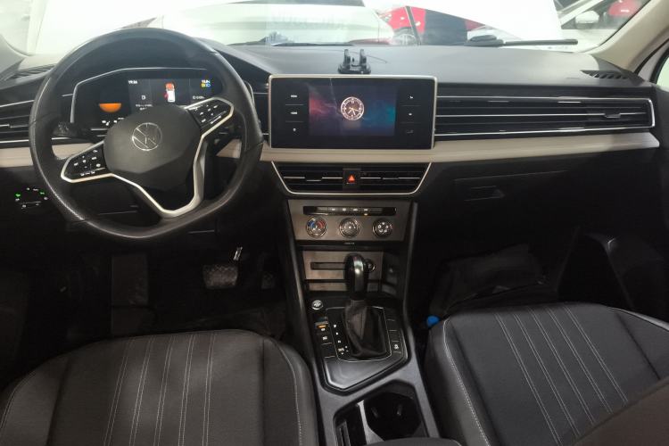 Used Volkswagen Tiguan L 2023 330TSI Automatic Two-Wheel Drive Comfort Edition Center Console