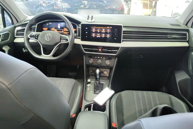 Used Volkswagen Tiguan L 2023 330TSI Automatic Two-Wheel Drive Comfort Edition Center Console