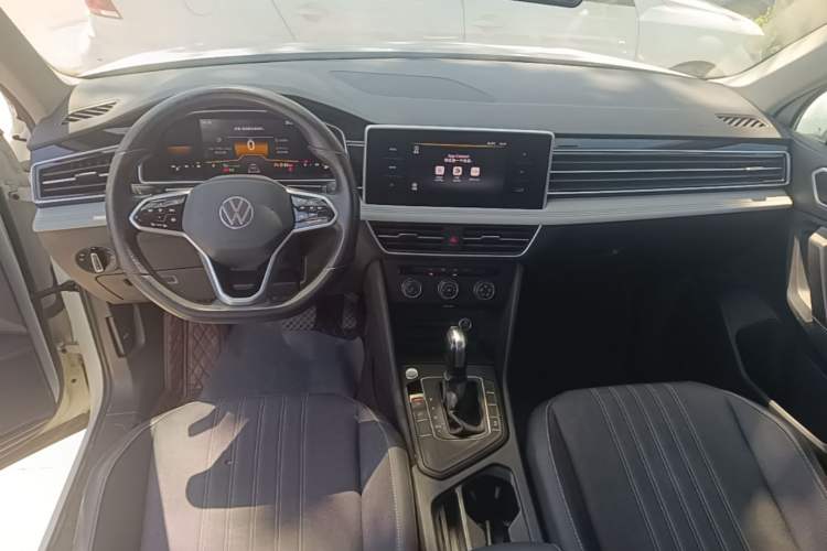Used Volkswagen Tiguan L 2023 330TSI Automatic Two-Wheel Drive Comfort Edition Center Console