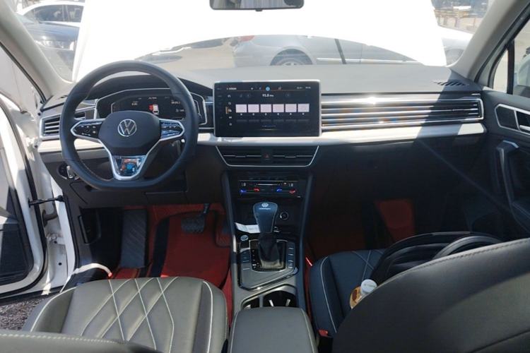 Used Volkswagen Tiguan L 2023 300TSI Automatic Two-Wheel Drive Smart Edition Center Console