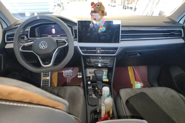 Used Volkswagen Tiguan L 2023 Restyled 330TSI Automatic Two-Wheel Drive R-Line Enhanced Comfort Version Center Console