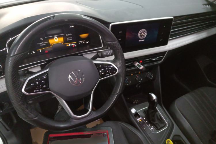 Used Volkswagen Tiguan L 2023 330TSI Automatic Two-Wheel Drive Comfort Edition Center Console