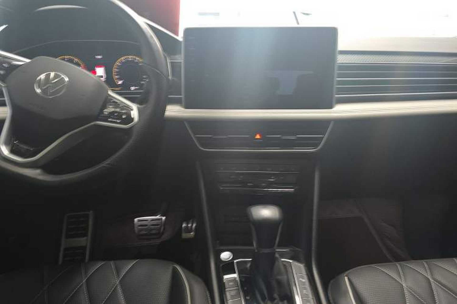 Used Volkswagen Tiguan L 2023 330TSI Automatic Two-Wheel Drive R-Line Enjoyment Edition Center Console
