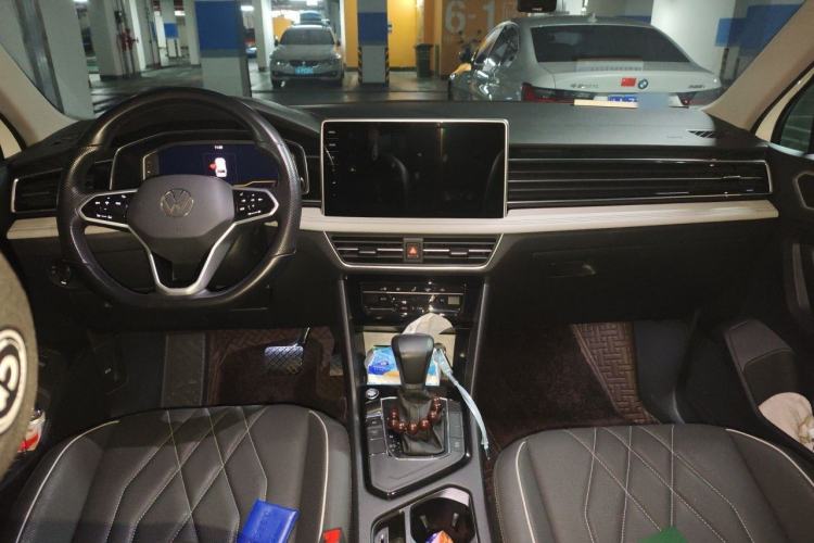Used Volkswagen Tiguan L 2023 330TSI Automatic Two-Wheel Drive Smart Edition Center Console