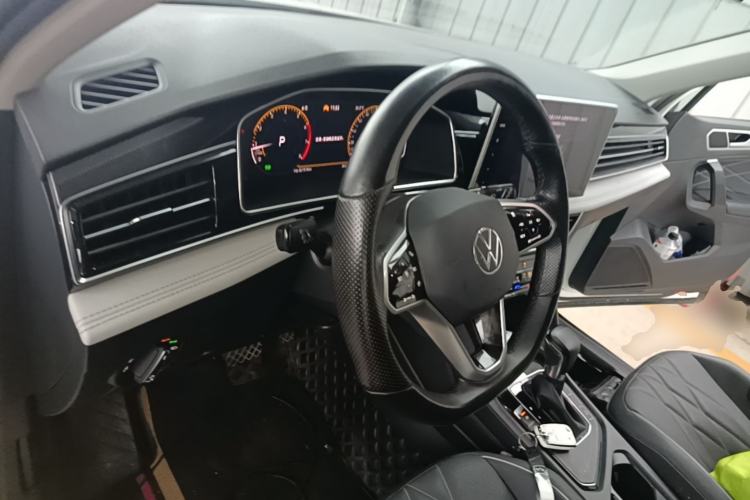 Used Volkswagen Tiguan L 2023 330TSI Automatic Two-Wheel Drive Smart Edition Center Console