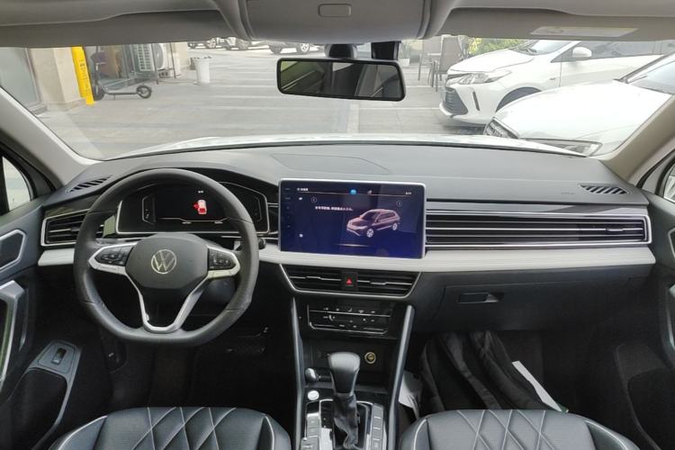 Used Volkswagen Tiguan L 2023 300TSI Automatic Two-Wheel Drive Smart Edition Center Console