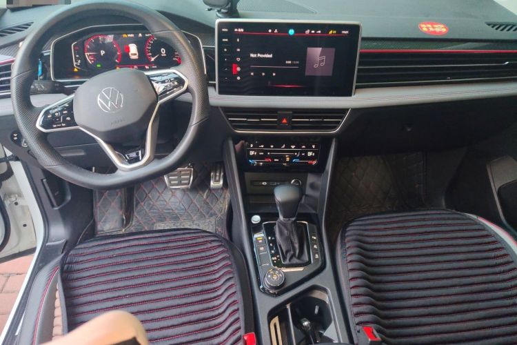 Used Volkswagen Tiguan L 2023 380TSI Automatic All-Wheel Drive R-Line Flagship 7-Seater Center Console