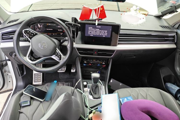 Used Volkswagen Tiguan L 2023 330TSI Automatic Two-Wheel Drive R-Line Enjoyment Edition Center Console