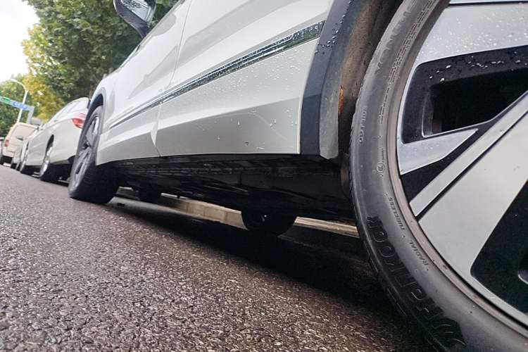 Used Volkswagen Tiguan L 2023 Facelifted 380TSI Automatic All-Wheel Drive R-Line Plus Version 7-Seater Chassis Rear Left