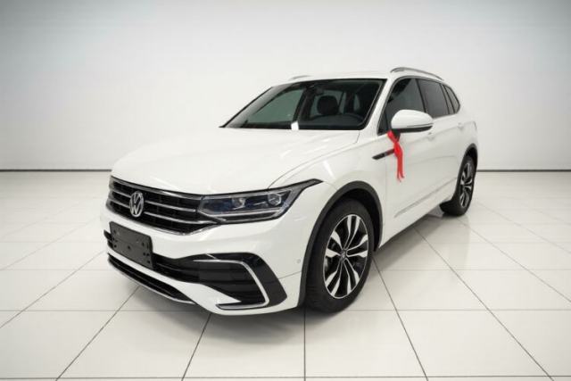 Volkswagen Tiguan L 2023 330TSI Automatic Two-Wheel Drive R-Line Enjoyment Edition usado