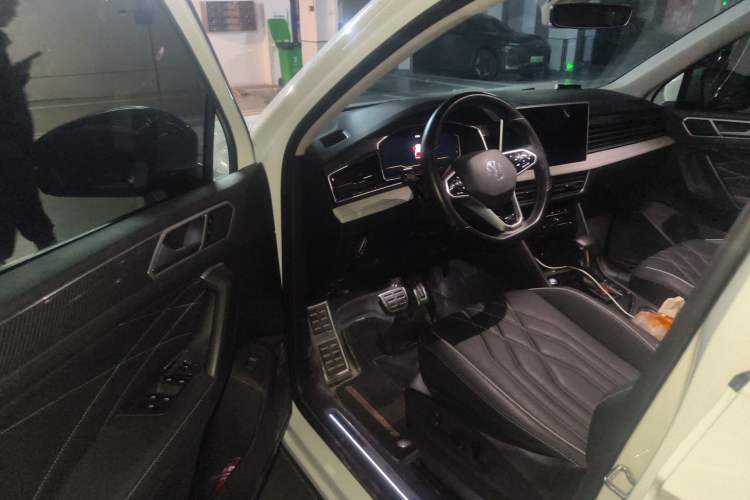 Used Volkswagen Tiguan L 2023 330TSI Automatic Two-Wheel Drive R-Line Enjoyment Edition Driver Seat