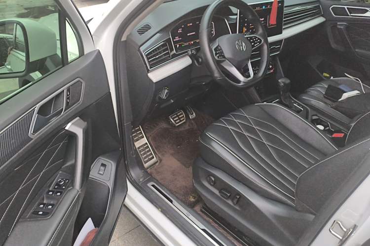 Used Volkswagen Tiguan L 2023 Restyled 330TSI Automatic Two-Wheel Drive R-Line Enhanced Comfort Version Driver Seat