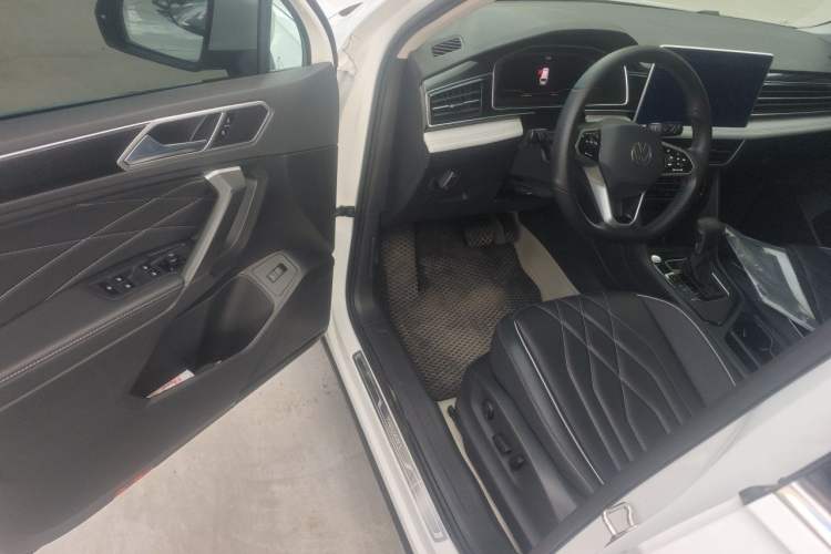 Used Volkswagen Tiguan L 2023 300TSI Automatic Two-Wheel Drive Smart Edition Driver Seat