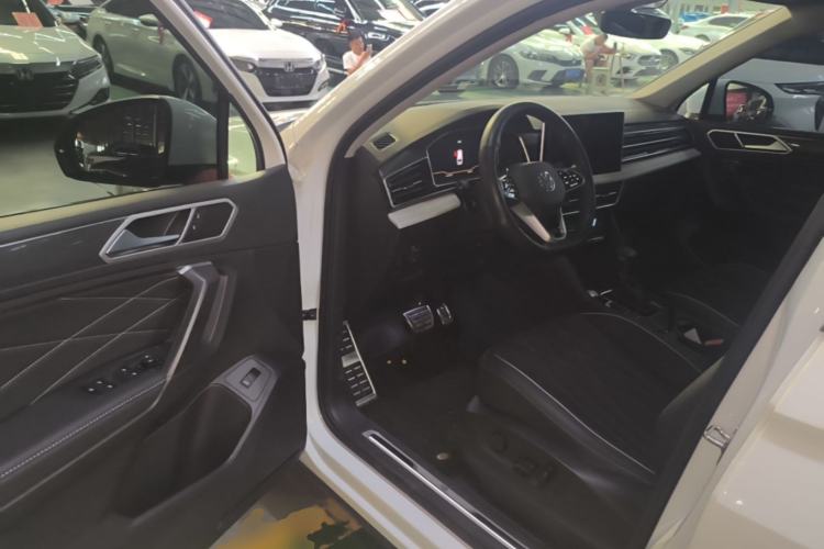 Used Volkswagen Tiguan L 2023 330TSI Automatic Two-Wheel Drive R-Line Enjoyment Edition Driver Seat