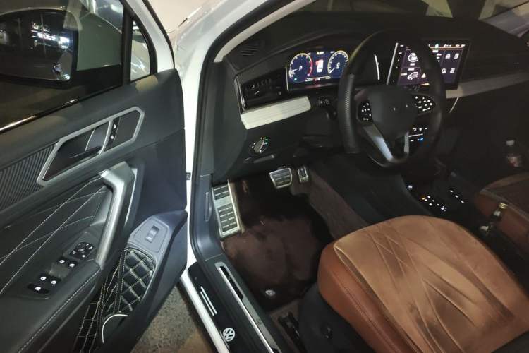 Used Volkswagen Tiguan L 2023 330TSI Automatic Two-Wheel Drive R-Line Enjoyment Edition Driver Seat