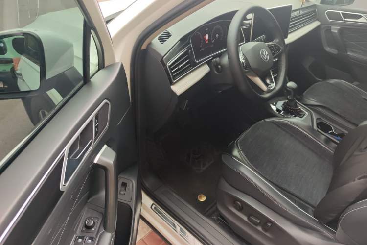 Used Volkswagen Tiguan L 2023 330TSI Automatic Two-Wheel Drive Smart Edition Driver Seat