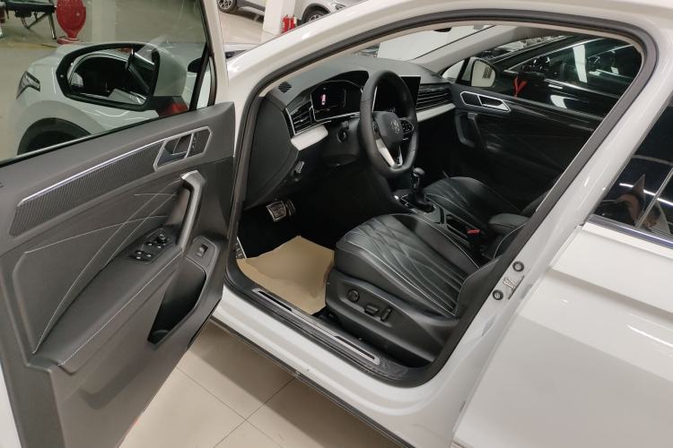 Used Volkswagen Tiguan L 2023 330TSI Automatic Two-Wheel Drive R-Line Enjoyment Edition Driver Seat