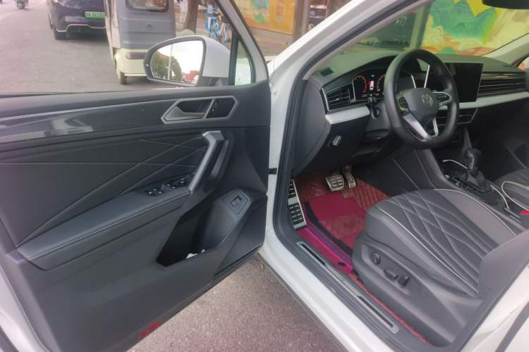 Used Volkswagen Tiguan L 2023 Restyled 330TSI Automatic Two-Wheel Drive R-Line Enhanced Comfort Version Driver Seat