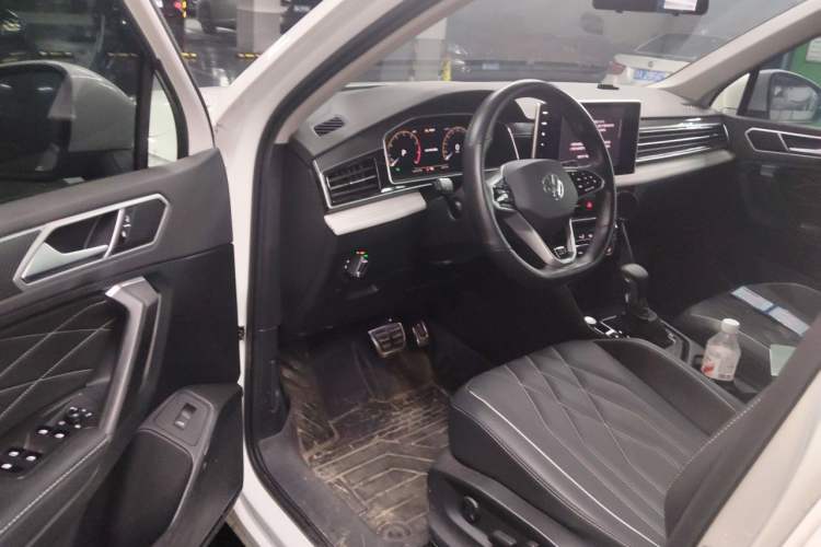 Used Volkswagen Tiguan L 2023 330TSI Automatic Two-Wheel Drive R-Line Enjoyment Edition Driver Seat