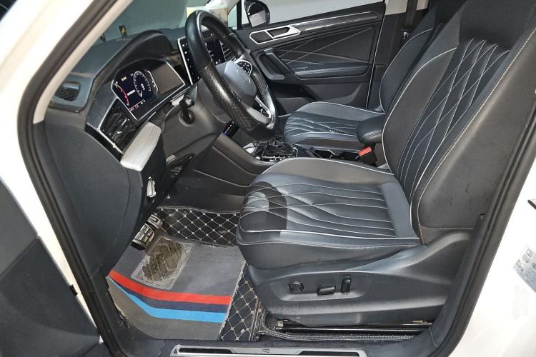 Used Volkswagen Tiguan L 2023 Restyled 330TSI Automatic Two-Wheel Drive R-Line Enhanced Comfort Version Driver Seat