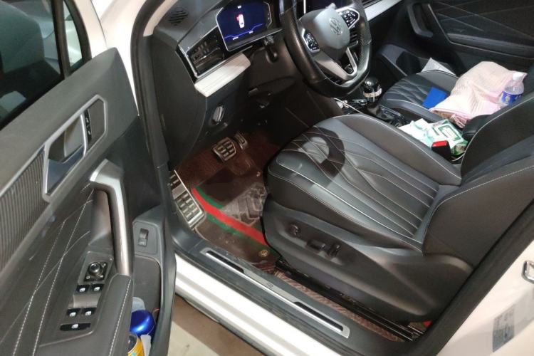 Used Volkswagen Tiguan L 2023 380TSI Automatic All-Wheel Drive R-Line Enhanced 7-Seater Driver Seat