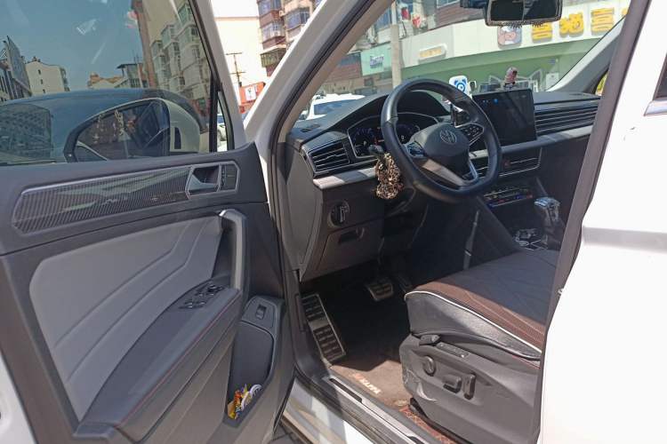 Used Volkswagen Tiguan L 2023 330TSI Automatic Two-Wheel Drive R-Line Flagship Edition Driver Seat
