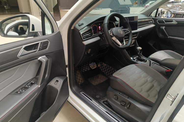 Used Volkswagen Tiguan L 2023 330TSI Automatic Two-Wheel Drive R-Line Flagship Edition Driver Seat