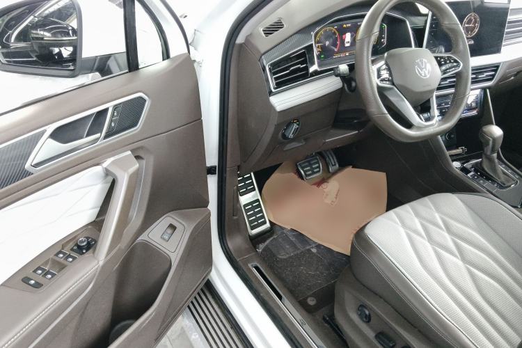 Used Volkswagen Tiguan L 2023 330TSI Automatic Two-Wheel Drive R-Line Enjoyment Edition Driver Seat