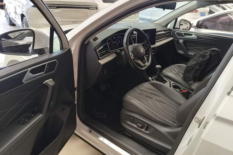 Used Volkswagen Tiguan L 2023 300TSI Automatic Two-Wheel Drive Smart Edition Driver Seat
