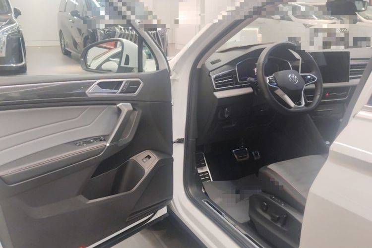 Used Volkswagen Tiguan L 2023 Facelift 380TSI Automatic All-Wheel Drive R-Line Flagship 7-Seater Driver Seat