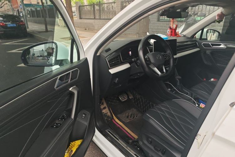 Used Volkswagen Tiguan L 2023 330TSI Automatic Two-Wheel Drive R-Line Enjoyment Edition Driver Seat