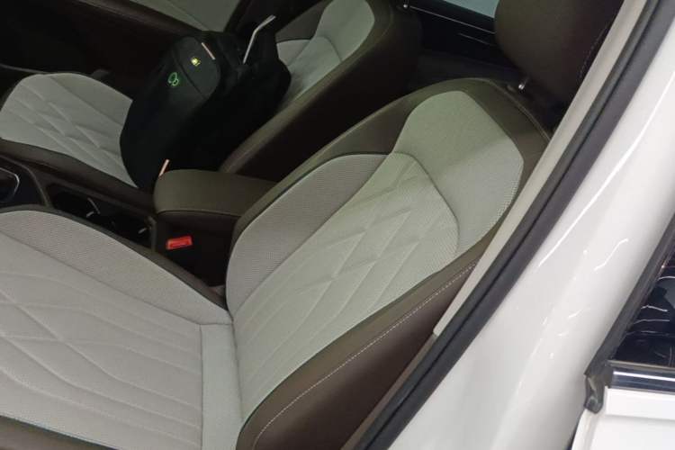 Used Volkswagen Tiguan L 2023 330TSI Automatic Two-Wheel Drive Smart Edition Driver Seat