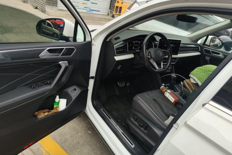 Used Volkswagen Tiguan L 2023 330TSI Automatic Two-Wheel Drive R-Line Enjoyment Edition Driver Seat
