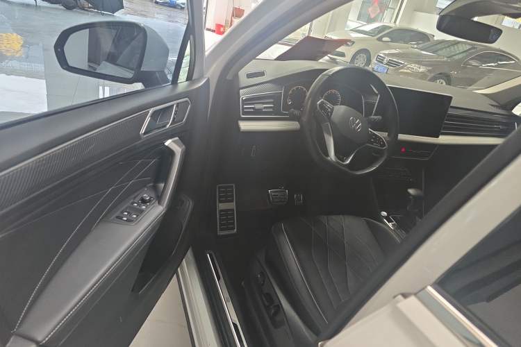 Used Volkswagen Tiguan L 2023 330TSI Automatic Two-Wheel Drive R-Line Enjoyment Edition Driver Seat