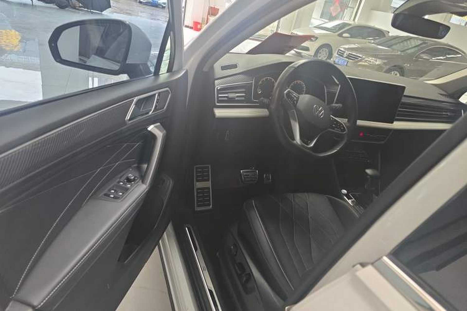 Used Volkswagen Tiguan L 2023 330TSI Automatic Two-Wheel Drive R-Line Enjoyment Edition Driver Seat