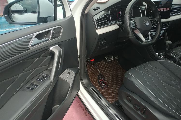 Used Volkswagen Tiguan L 2023 Restyled 330TSI Automatic Two-Wheel Drive R-Line Enhanced Comfort Version Driver Seat