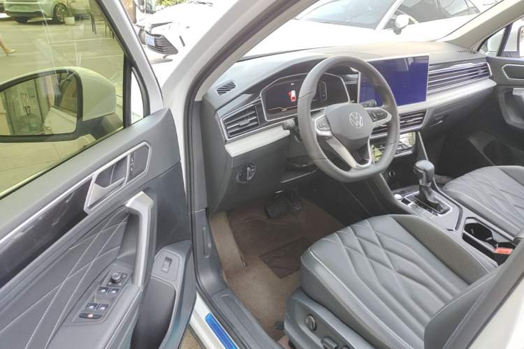 Used Volkswagen Tiguan L 2023 300TSI Automatic Two-Wheel Drive Smart Edition Driver Seat