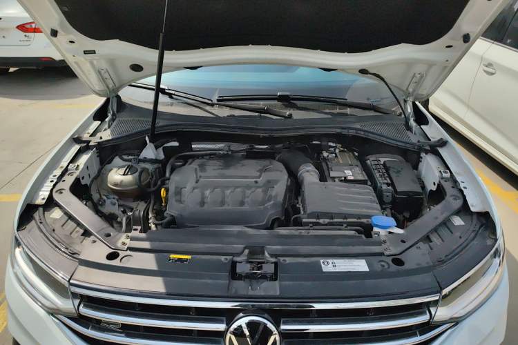 Used Volkswagen Tiguan L 2023 Facelifted 380TSI Automatic All-Wheel Drive R-Line Plus Version 7-Seater Engine Bay