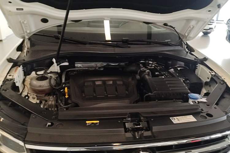 Used Volkswagen Tiguan L 2023 330TSI Automatic Two-Wheel Drive R-Line Enjoyment Edition Engine Bay