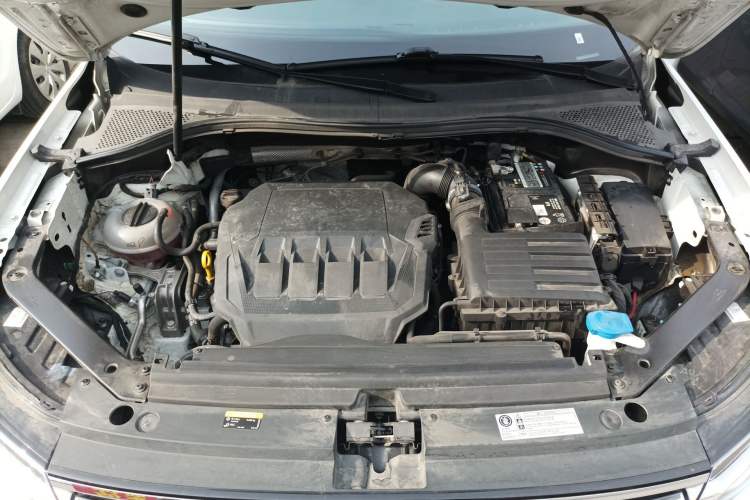 Used Volkswagen Tiguan L 2023 330TSI Automatic Two-Wheel Drive R-Line Enjoyment Edition Engine Bay