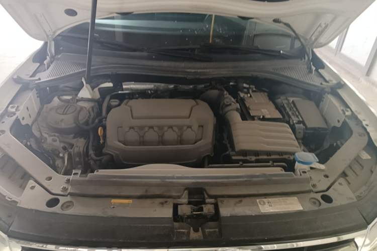 Used Volkswagen Tiguan L 2023 Revised Version 330TSI Automatic Two-Wheel Drive Smart Enjoyment Edition Engine Bay