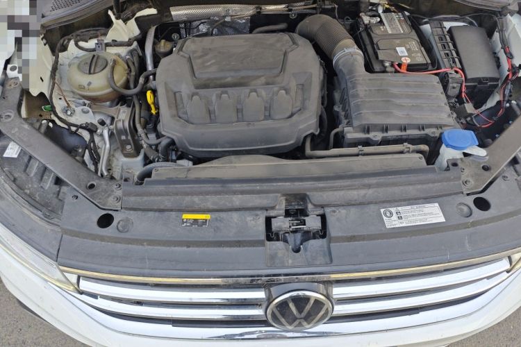 Used Volkswagen Tiguan L 2023 Facelifted 380TSI Automatic All-Wheel Drive R-Line Plus Version 7-Seater Engine Bay