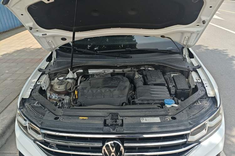 Used Volkswagen Tiguan L 2023 Restyled 330TSI Automatic Two-Wheel Drive R-Line Flagship Edition Engine Bay