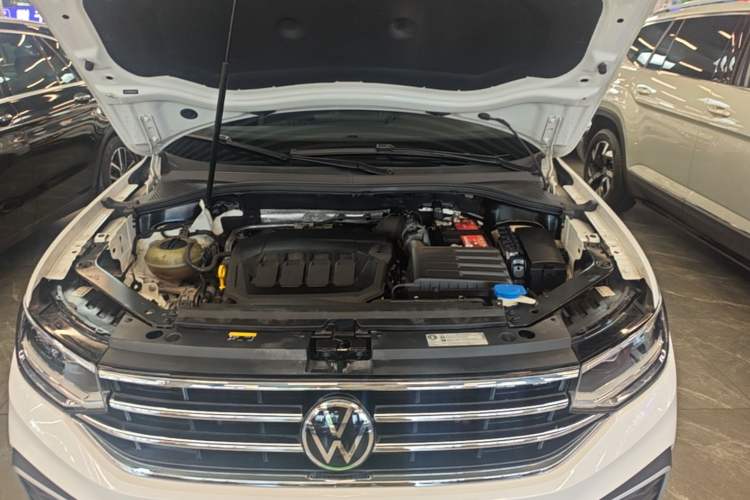 Used Volkswagen Tiguan L 2023 330TSI Automatic Two-Wheel Drive Smart Edition Engine Bay