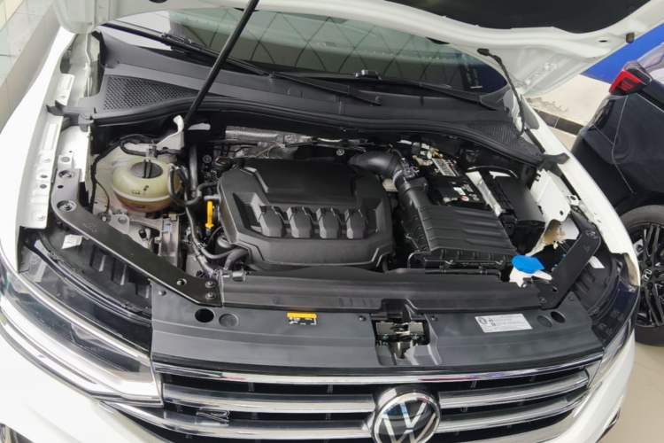 Used Volkswagen Tiguan L 2023 Restyled 330TSI Automatic Two-Wheel Drive R-Line Enhanced Comfort Version Engine Bay