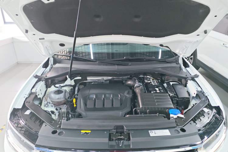 Used Volkswagen Tiguan L 2023 330TSI Automatic Two-Wheel Drive Smart Edition Engine Bay