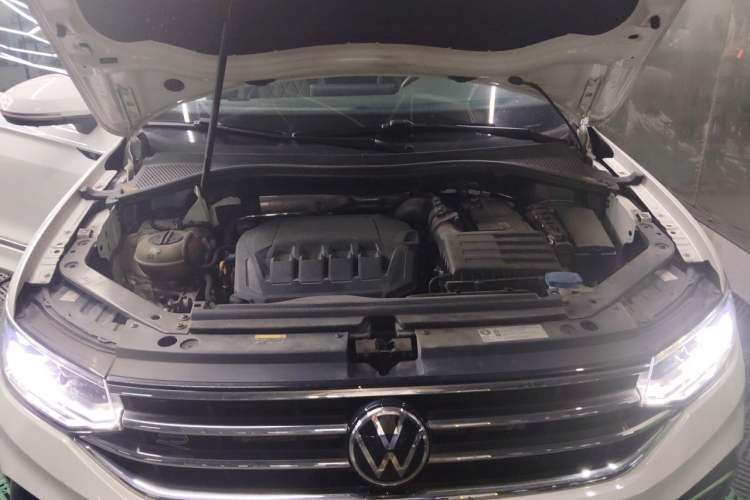 Used Volkswagen Tiguan L 2023 330TSI Automatic Two-Wheel Drive R-Line Enjoyment Edition Engine Bay