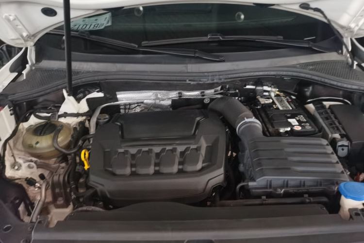 Used Volkswagen Tiguan L 2023 Facelifted 380TSI Automatic All-Wheel Drive R-Line Plus Version 7-Seater Engine Bay