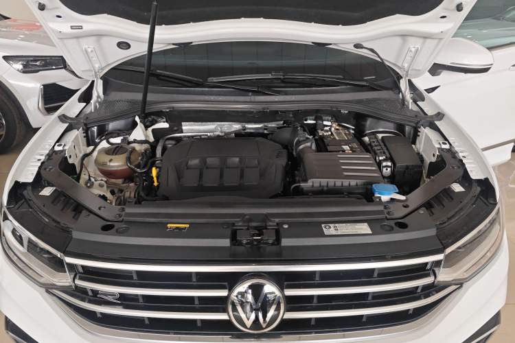 Used Volkswagen Tiguan L 2023 330TSI Automatic Two-Wheel Drive R-Line Enjoyment Edition Engine Bay