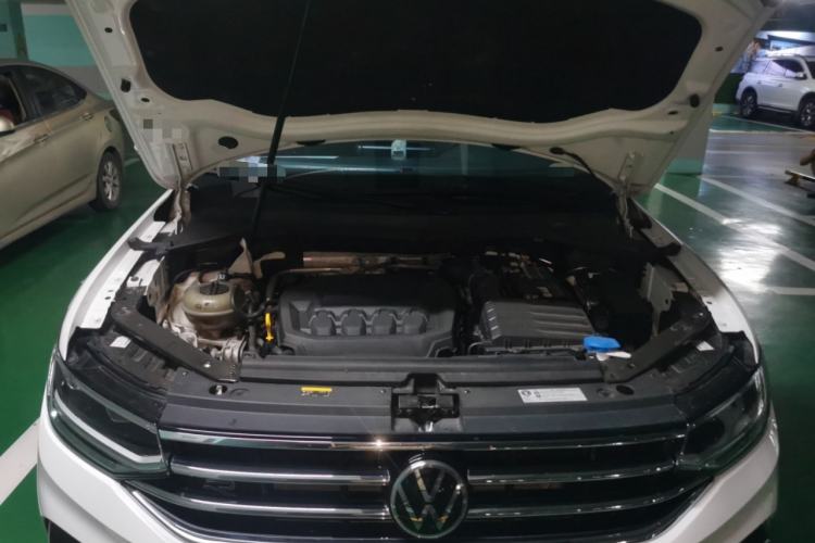 Used Volkswagen Tiguan L 2023 Restyled 330TSI Automatic Two-Wheel Drive R-Line Enhanced Comfort Version Engine Bay